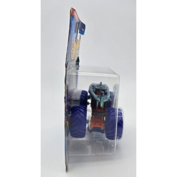 Monster Jam Shark Wreak Truck Crushed Car Beast Bashers 5/6 New Package Damage - Picture 4 of 7